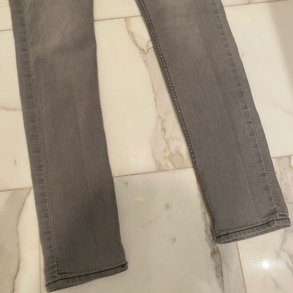 H&M Grey Mid Rise Jean​​ - Picture 4 of 5